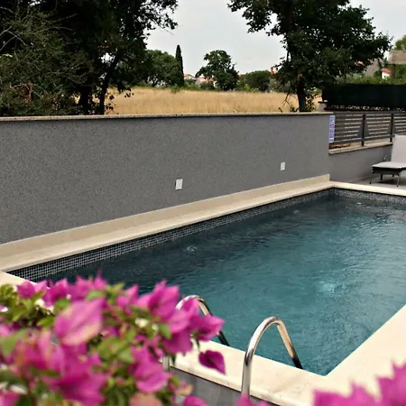 Holiday home Holiday House Veli Vrh
